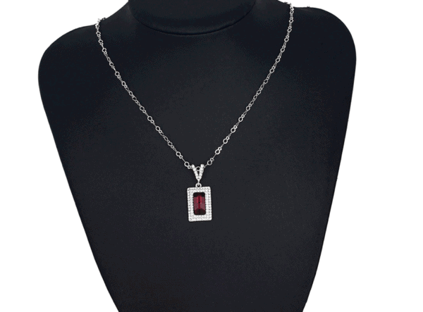 Red Queen Necklace