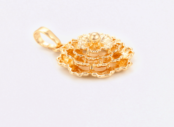 Fleur D'or Pendant