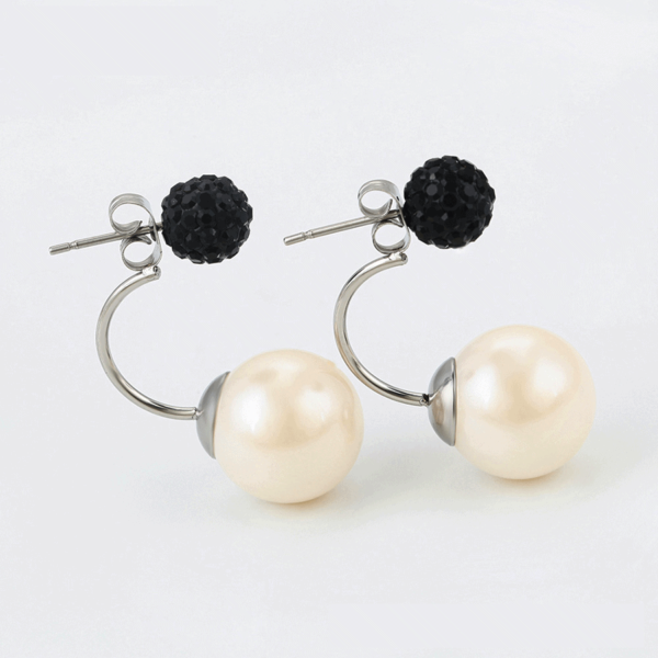 Riva Pearl Earrings